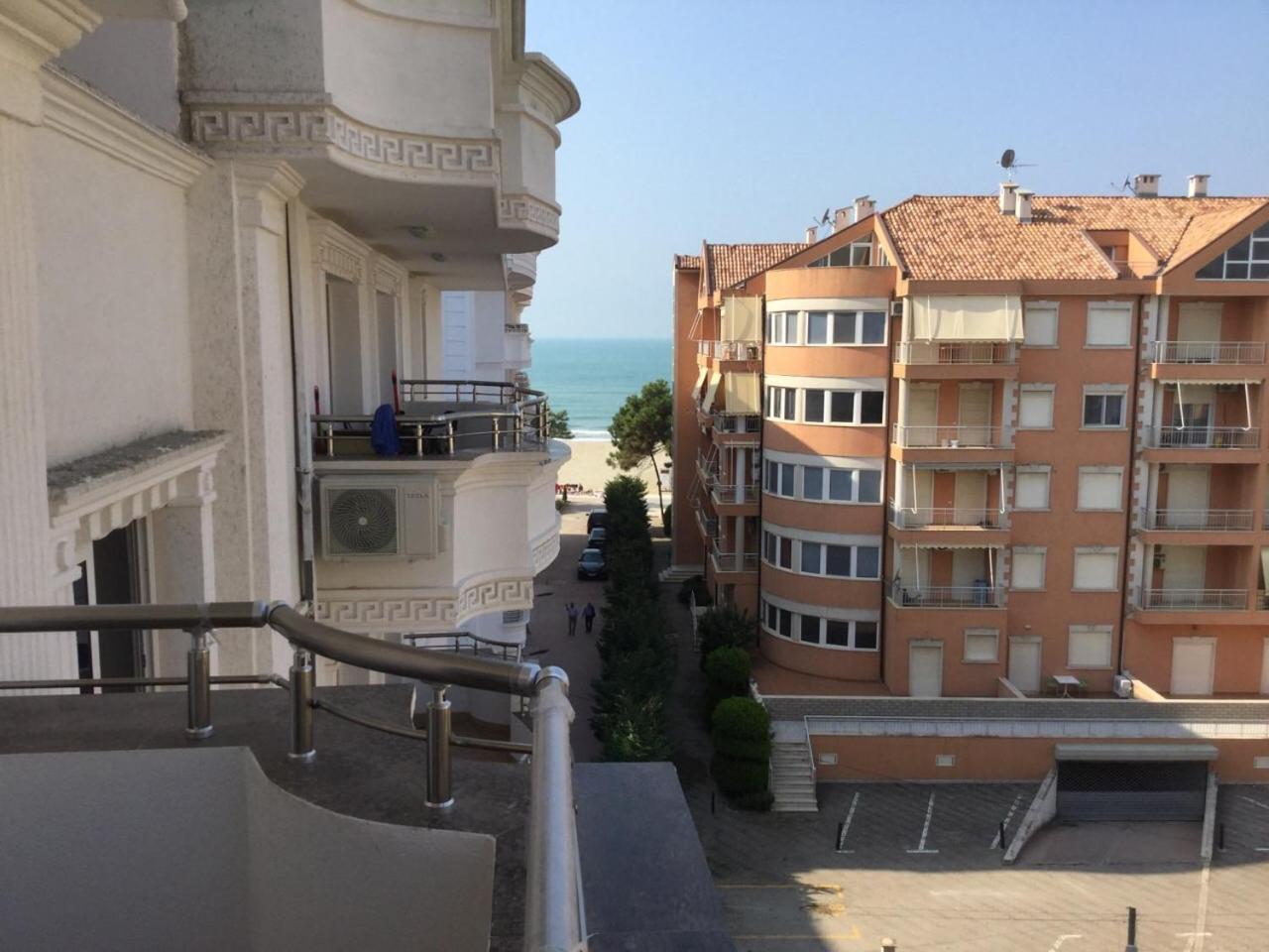 Kk Fafa Apartments Golem  Exterior photo